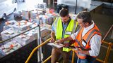 Für viele kein Herzensjob: 27 Prozent der Auszubildenden in Transport und Logistik machen den Job, obwohl sie ihre persönlichen Interessen nicht einbringen können. Die Gehaltszufriedenheit liegt im Mittelfeld.