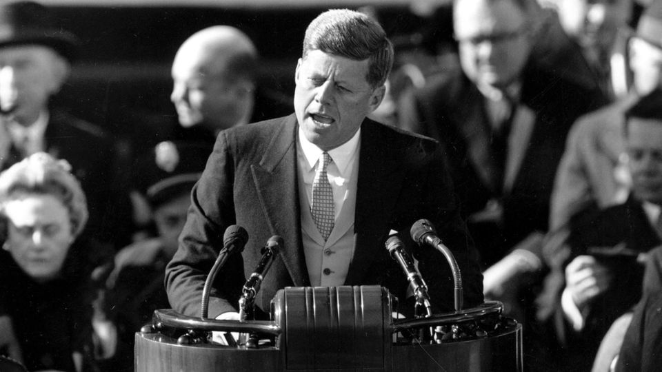 John F. Kennedy bei seiner Amtseinführung in Washington DC. Am 29. Mai wäre er 100 Jahre alt geworden.