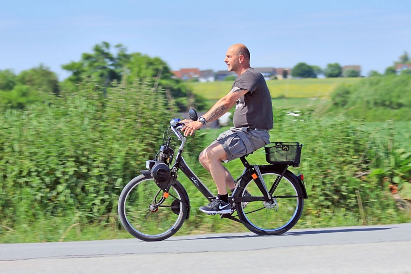 Mit 72 dB ist sie recht laut.