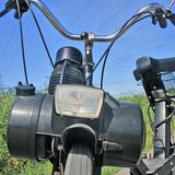 Angetrieben wird das Vorderrad.