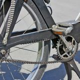 Getreten werden darf auch noch.