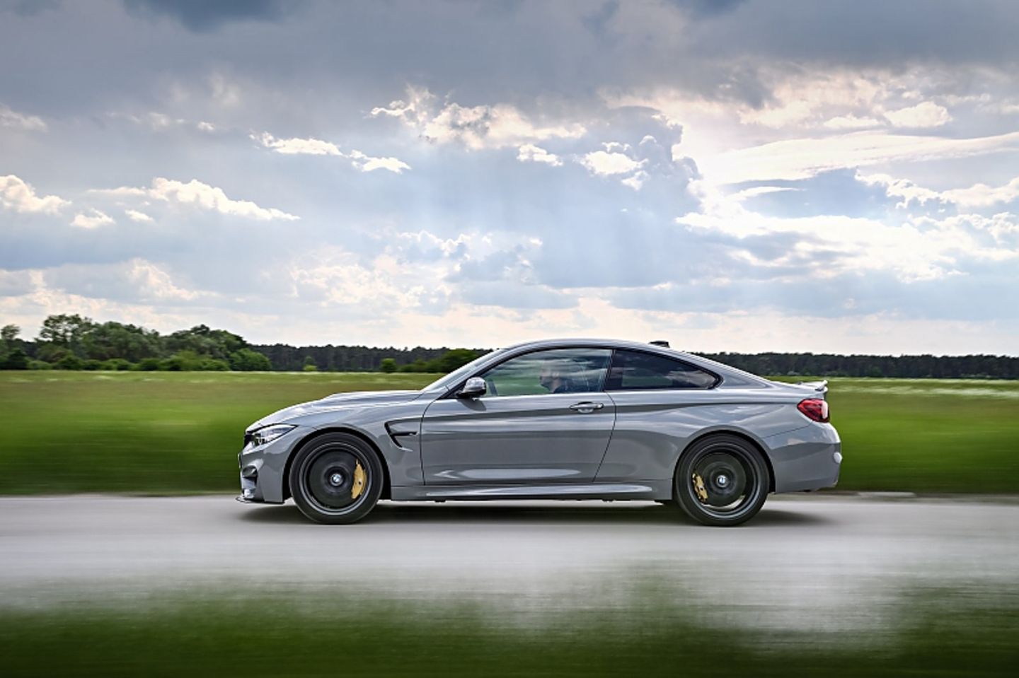 BMW M4 CS