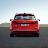 Was wie Auspuffrohre aussieht, sind Kappen, die mit einer Spange umgeben sind