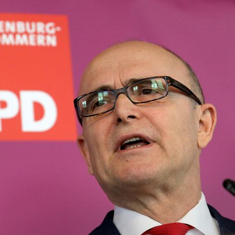 Erwin Sellering, Ministerpräsident von Mecklenburg-Vorpommern, tritt wegen Krebs-Erkrankung zurück