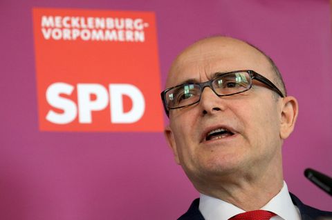 Erwin Sellering, Ministerpräsident von Mecklenburg-Vorpommern, tritt wegen Krebs-Erkrankung zurück