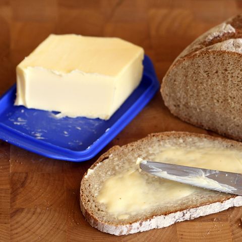 Life Hack: So clever bekommen Sie gefrorene Butter aufs Brot