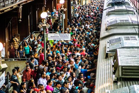 São Paulo in Brasilien  Täglich an der Belastungsgrenze: Das U-Bahn-Netz in der brasilianischen Metropole besteht aus fünf Linien und befördert täglich mehr als drei Millionen Passagiere. Weitere Strecken sind im Bau.