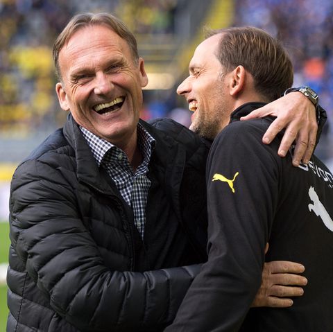 BVB-Boss Hans-Joachim Watzke mit seinem frisch gefeuerten Coach Thomas Tuchel auf einem Archivfoto