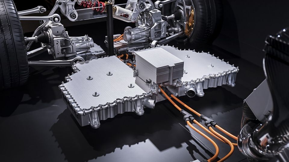 Mercedes AMG Project One Antriebsstrang - Batteriepaket mit Leistungselektronik