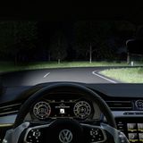 Auch nachts sorgt der VW Arteon für eine sichere Fahrt.
