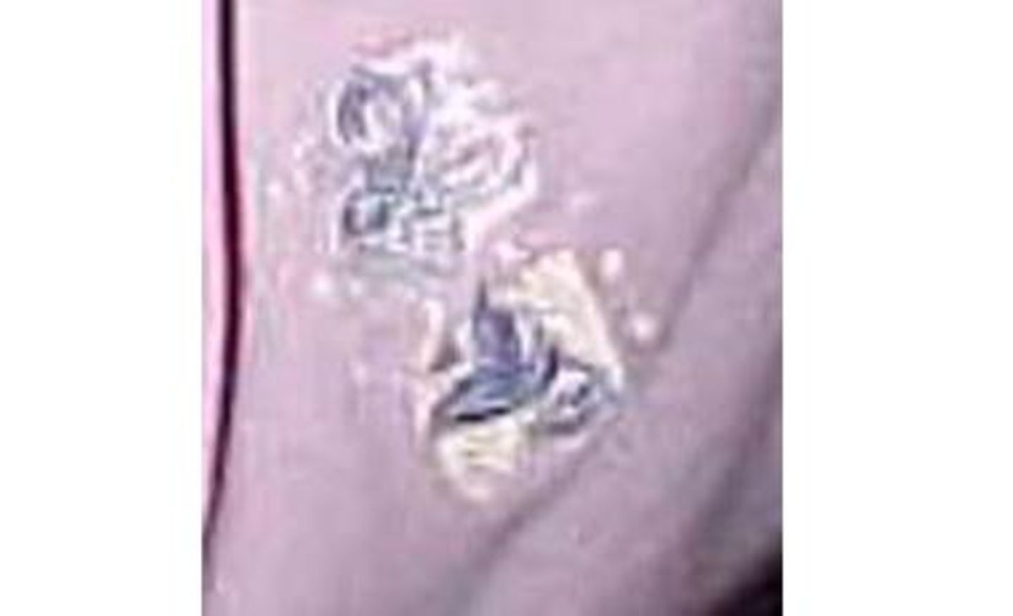 Das Foto zeigt einen Kinder-Pyjama. Europol fragt: Erkennt jemand das Design wieder?