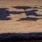 Ein Teppich mit auffälligem Muster. Europol fragt: Wo liegt er und wo kann man ihn kaufen?