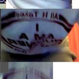 Ein weißes T-Shirt mit Aufdruck ist auf diesem Bild zu sehen. Europol fragt: Erkennt es jemand wieder?