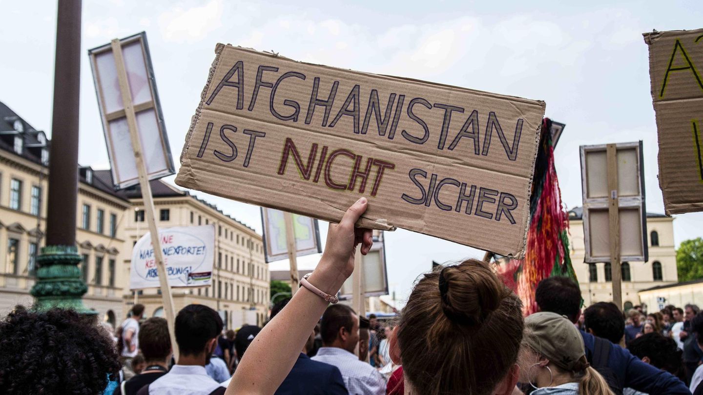 Demonstration gegen Abschiebung nach Afghanistan