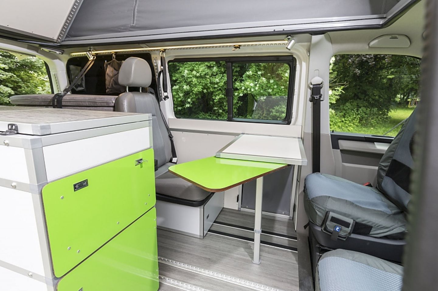 Das Wohnabteil des VW T6 Terracamper