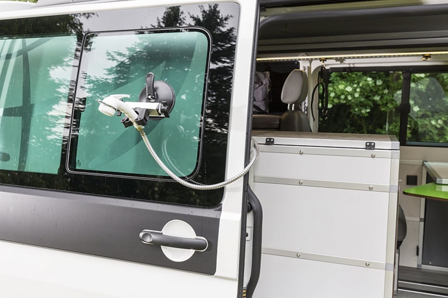 VW T6 Terracamper - geduscht wird draußen