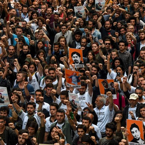 Demonstranten auf den Straßen von Istanbul, am 4. Jahrestag der Gezi-Proteste