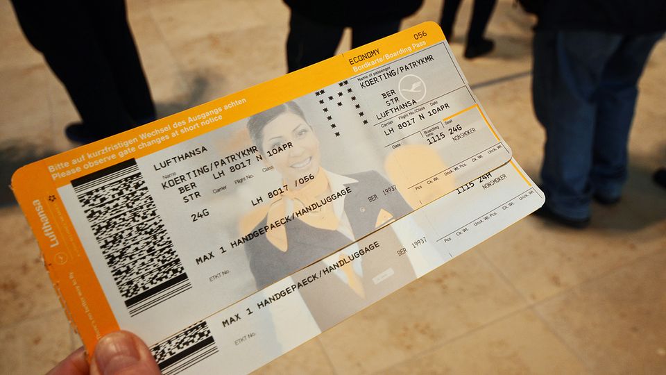 LH Ticket BER-STR