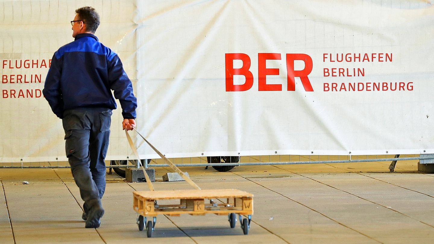 Geht es am Flughafen BER voran? Eine Aufnahme von der Baustelle im April 2017.