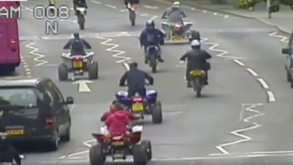 Polizei ermittelt: Wildgewordene Biker sorgen in Nottinghams Innenstadt für Chaos Polizei ermittelt: Wildgewordene Biker sorgen in Nottinghams Innenstadt für Chaos