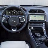 Das Lenkrad ist etwas überfrachtet