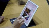 Das soll man nach Apples Angaben auch bei der Benutzung mit dem Eingabestift Apple Pencil merken, der auf dem neuen iPad Pro noch präziser zeichnen kann.