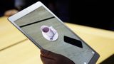 Die Augmenten Reality, kurz AR, ist aber auf beiden Geräten angekommen. Mit den entsprechenden Apps lassen sich beeindruckend realistische 3D-Bilder in die echte Welt zaubern. 