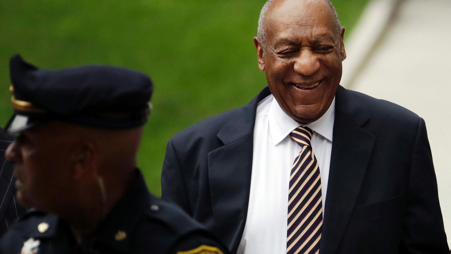 Bill Cosby wirkte bei seiner Ankunft zur Verhandlung alles andere als eingeschüchtert