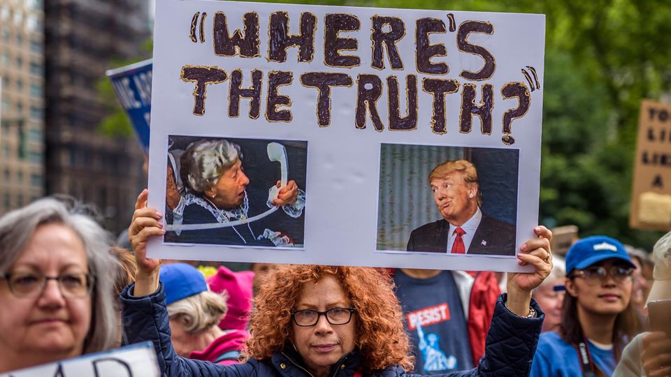 Nach der Veröffentlichung des geheimen NSA-Dokuments findet in New York eine Demonstration statt