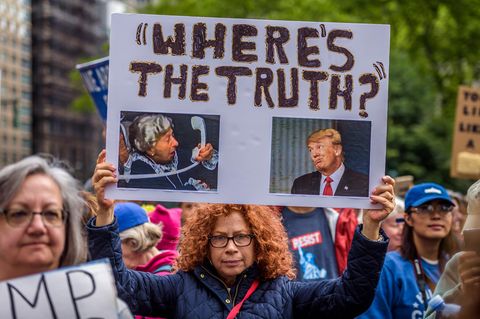 Nach der Veröffentlichung des geheimen NSA-Dokuments findet in New York eine Demonstration statt