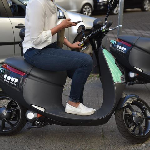 Ein E-Roller E-Roller der Firma Coup in Berlin