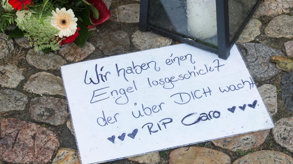 Die Trauer war groß nach dem Mord an der 27-jährigen Joggerin aus Endingen bei Freiburg (Archivbild)