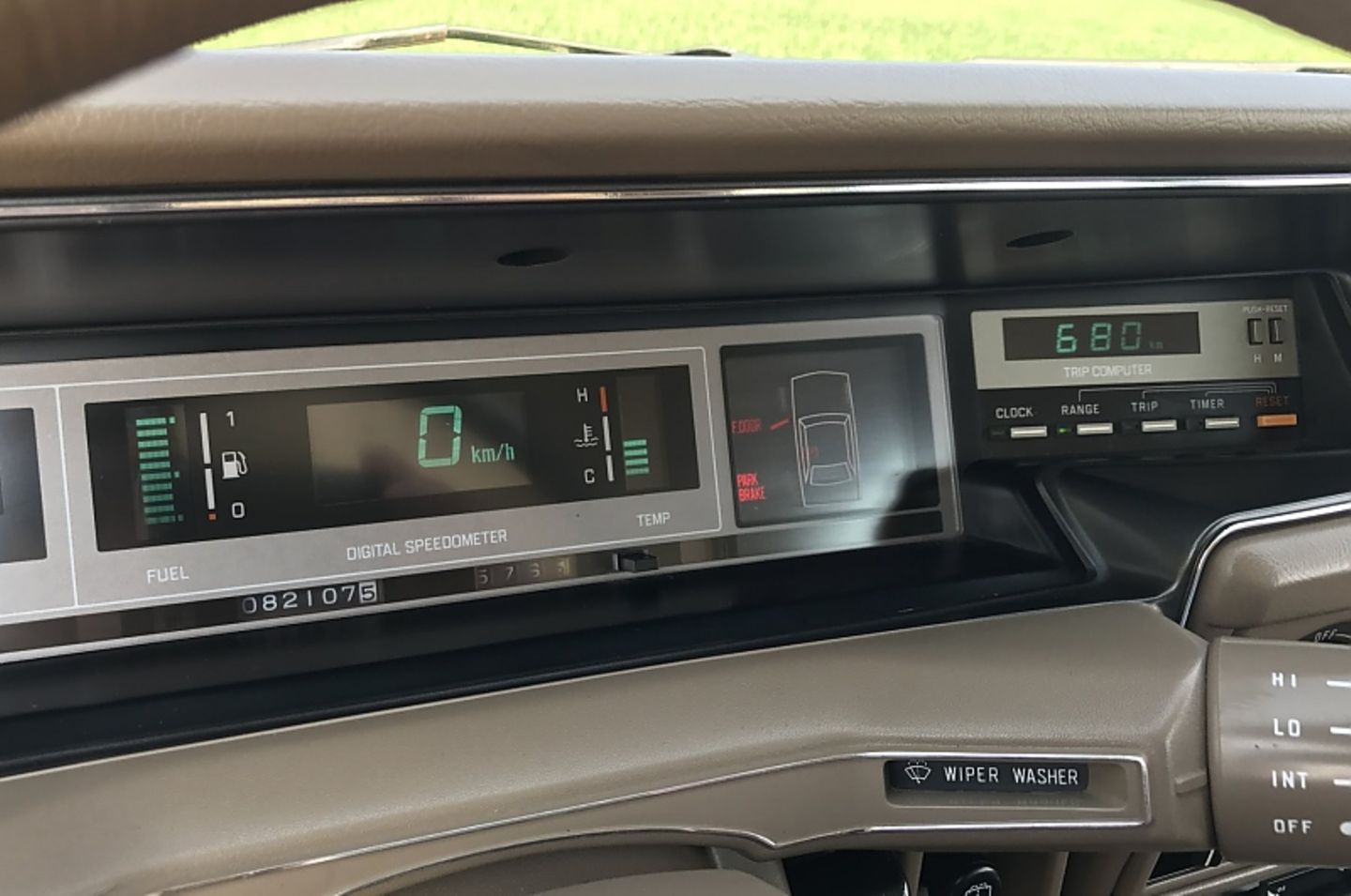 Das digitale Cockpit des Subaru 1800 4WD Super Station GLF