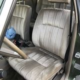 Kuschelweiche Sitze im Subaru 1800 4WD Super Station GLF