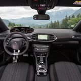 Das Cockpit des Peugeot 308 SW Blue HDI 130