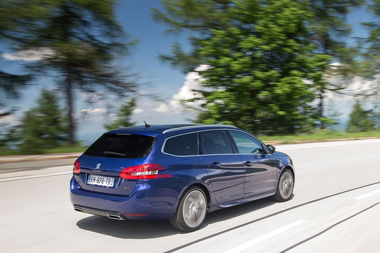 Peugeot 308 SW Blue HDI 130 - knapp 4,60 Meter lang