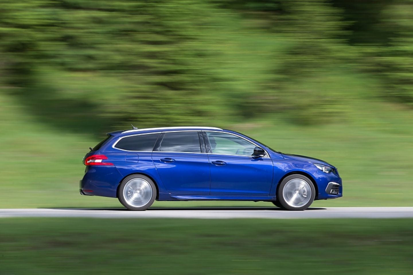 Peugeot 308 SW Blue HDI 130 - 2,75 Meter Radstand