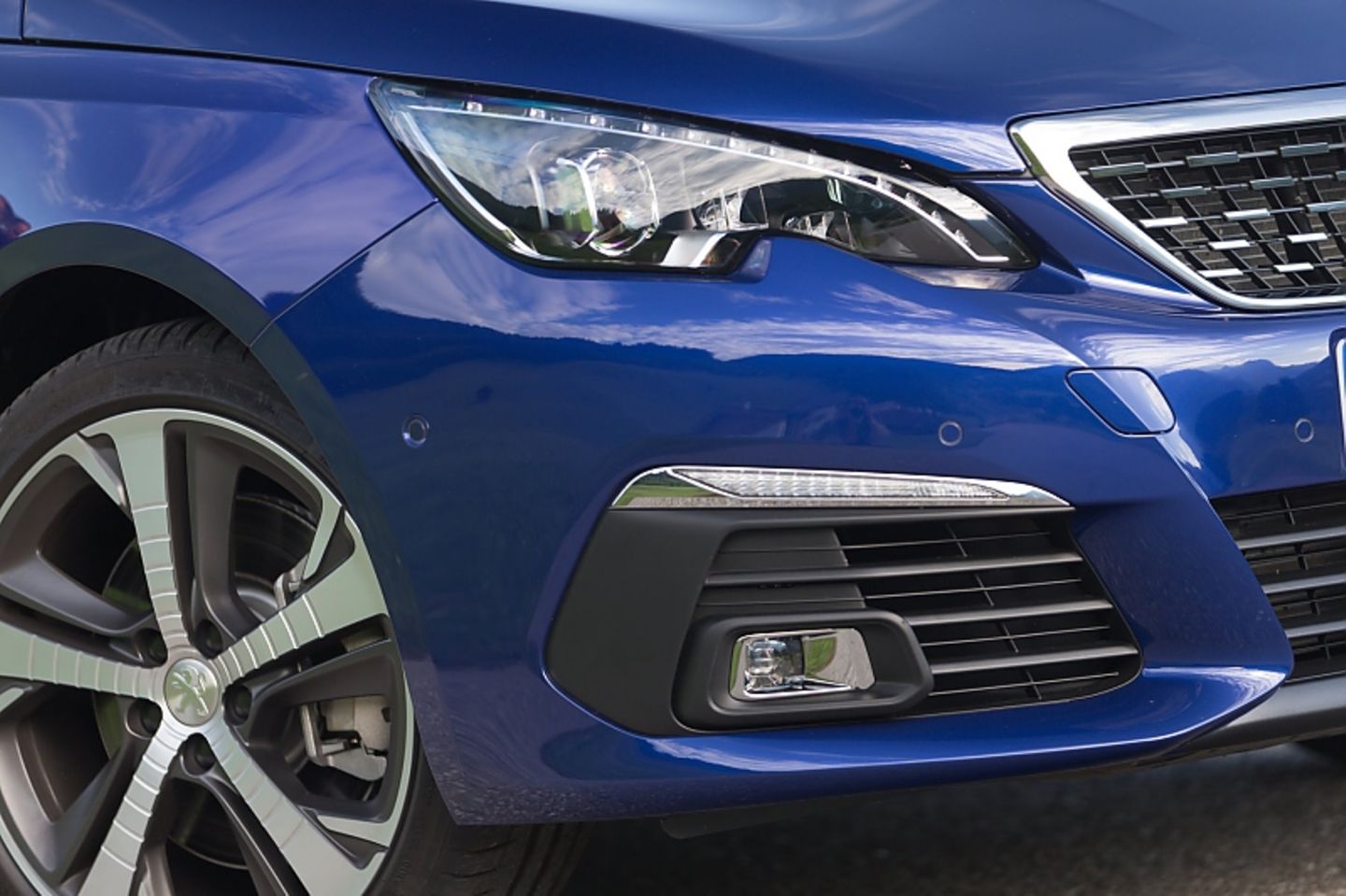Peugeot 308 SW Blue HDI 130 - LED-Licht gegen Aufpreis