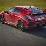 Der Heckflügel wird durch Vortex-Generatoren effizient angeströmt