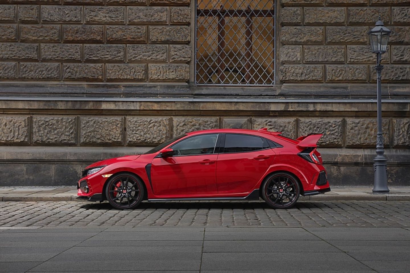 Honda Civic Type R ist 4,56 Meter lang