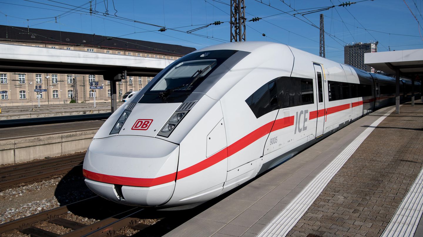 Für Eric Hoffmann sind Züge wie dieser ICE am Hauptbahnhof München momentan sein Wohnzimmer