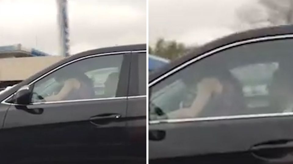 Liebesakt bei 70 km/h: Pärchen wird beim Sex auf der Autobahn erwischt Liebesakt bei 70 km/h: Pärchen wird beim Sex auf der Autobahn erwischt