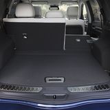 Der Kofferraum hat ein Volumen von 498 bis 1.706 Litern