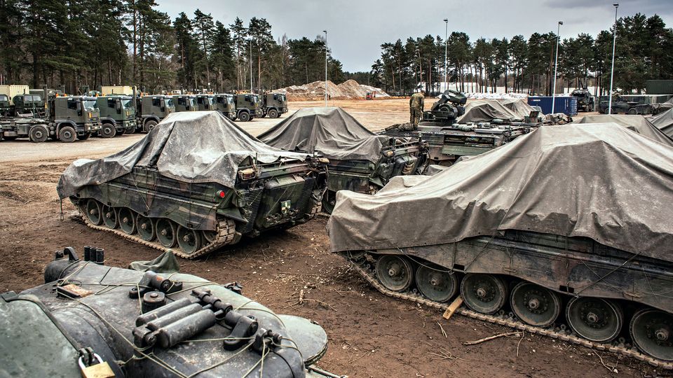 Bundeswehr-Nato-Einsatz: Die Soldaten machen in Litauen, was sie am Heimatstandort auch machen: Sie pflegen ihre Panzer … Die Soldaten machen in Litauen, was sie am Heimatstandort auch machen: Sie pflegen ihre Panzer …