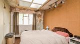 Das Schlafzimmer hat ein Oberlicht - doch es regnet herein.
