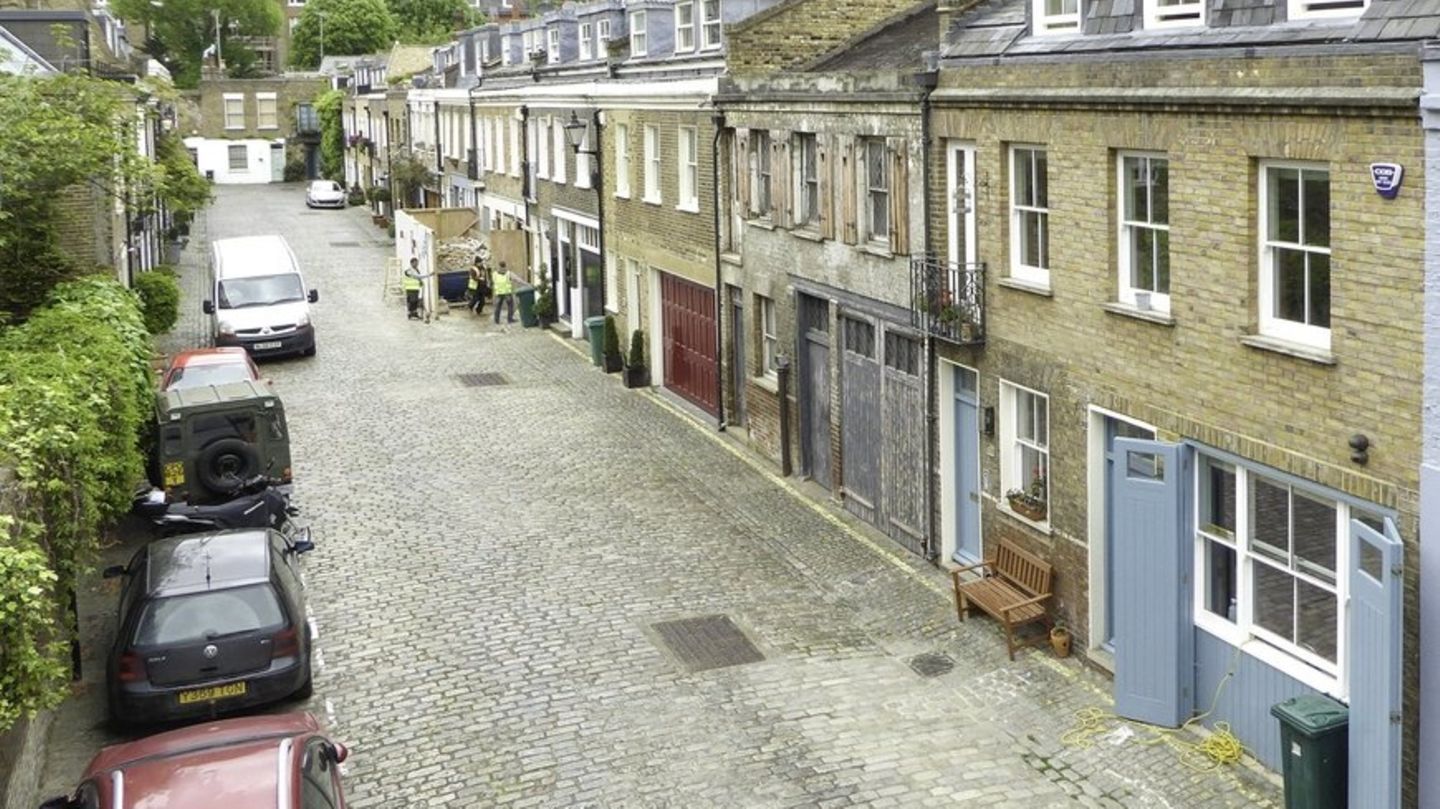 Die Gasse ist perfekt gelegen und sehr ruhig.