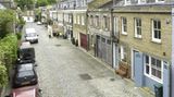 Die Gasse ist perfekt gelegen und sehr ruhig.