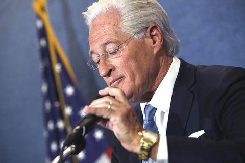 Trumps Anwalt Marc Kasowitz holt nach den Äußerungen von James Comey zum Gegenangriff aus