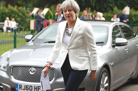 Theresa May liegt vorn