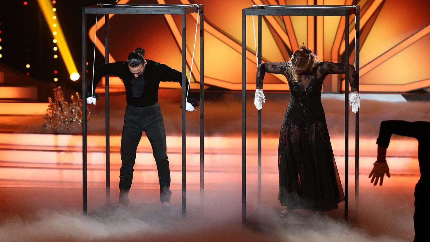 Angelina Kirsch und Partner Massima Sinató tanzen